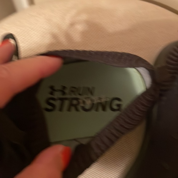 Under Armour men’s shoes - Picture 4 of 5